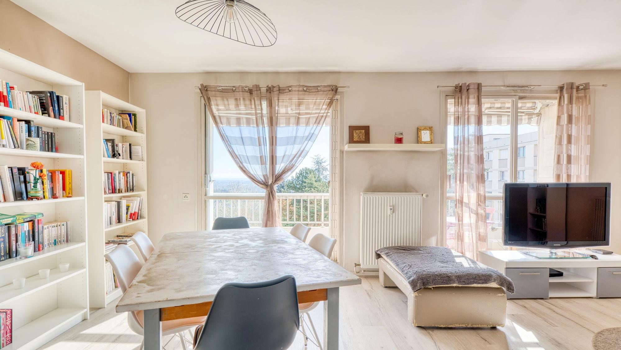 T4/5 Caluire Montessuy secteur calme , vue et grand balcon. Caluire-et-Cuire 69300