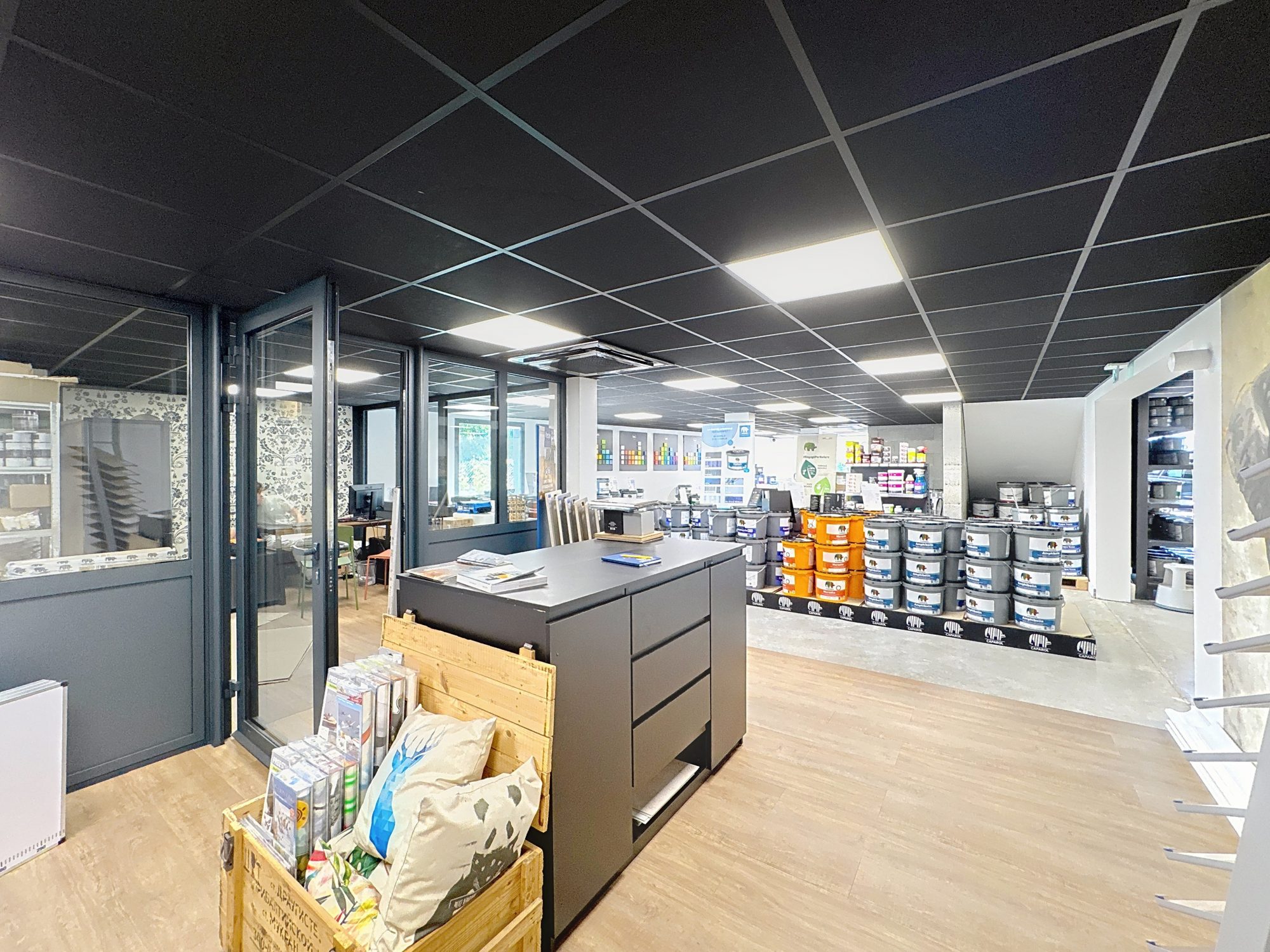 Murs d'un local commercial de 208m2 avec Bail en cours Craponne 69290