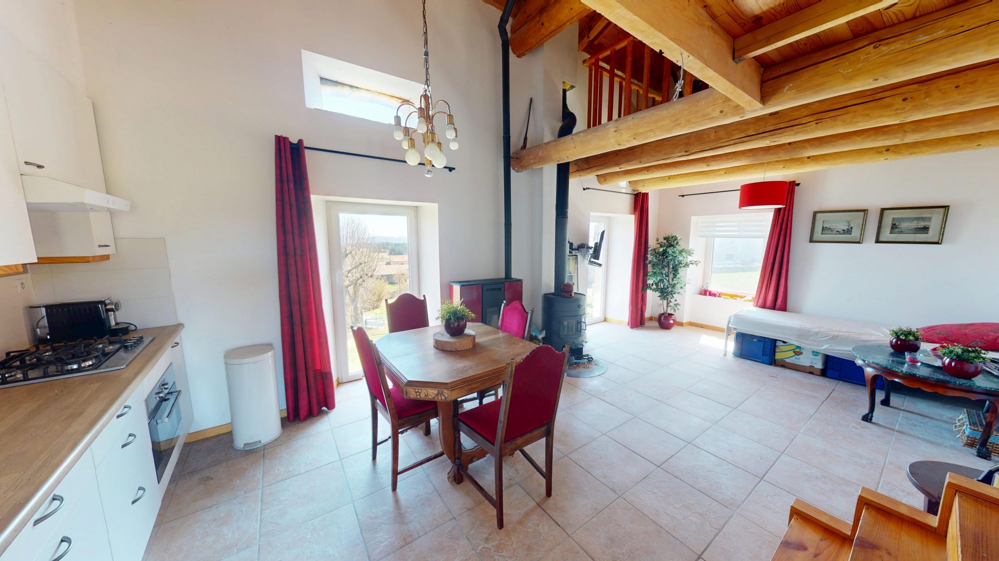 Ferme en pierres sur terrain attenant