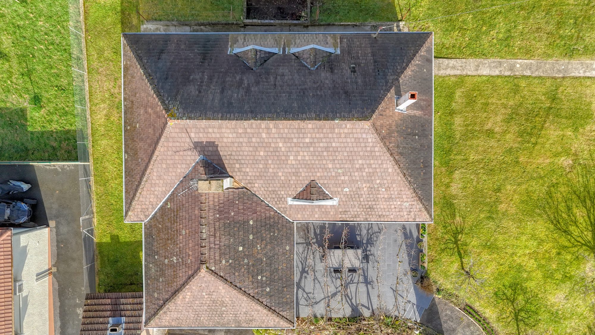 La Boisse -Maison de 126m2 carrez - Terrain 1030m2- combles aménageables 137m2-Sous-sol 140m2 La Boisse 01120