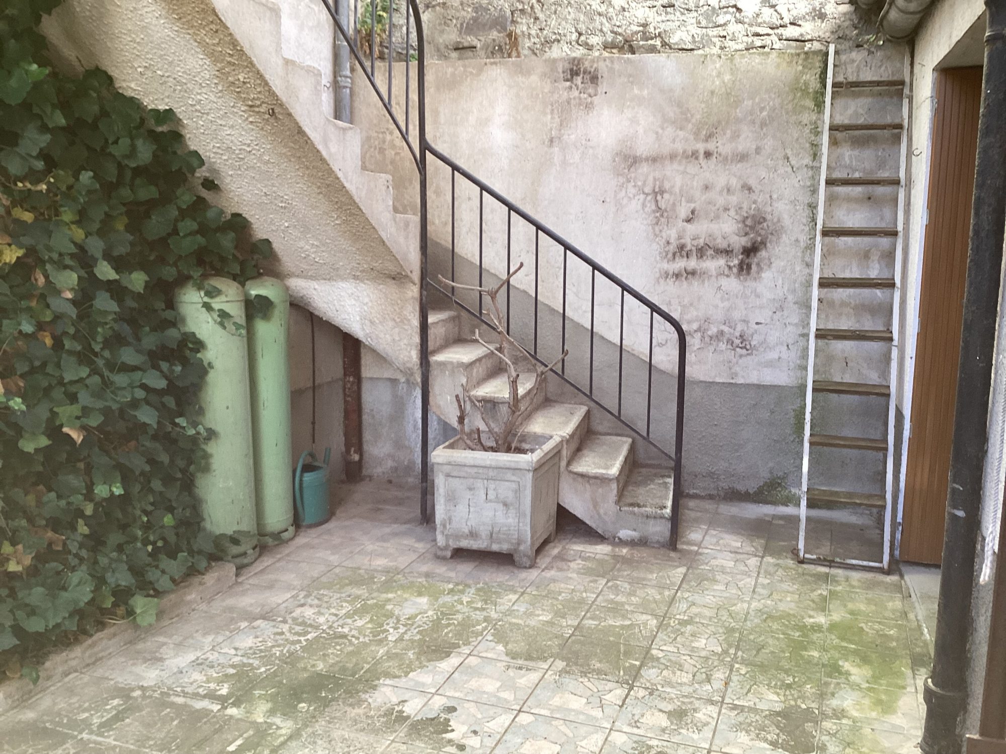 Maison de bourg 150 m² habitables à rénover - Fort potentiel - Le Monastier-sur-Gazeille Le monastier-sur-gazeille 43150