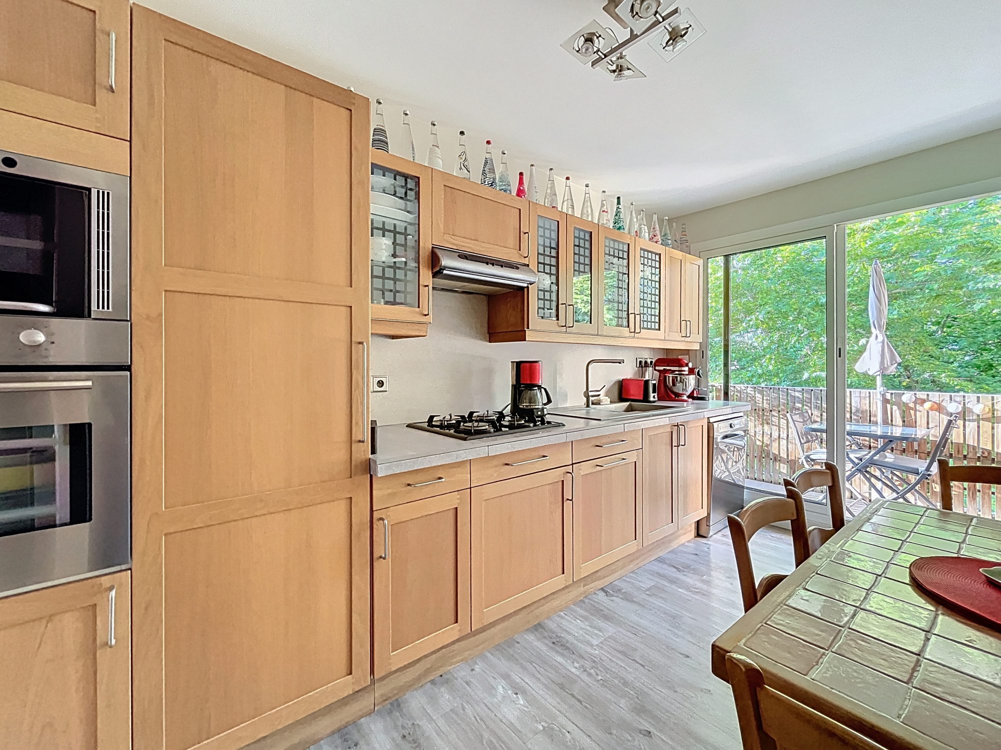 A VENDRE EN EXCLUSIVITE T4 lumineux avec balcon – Étage élevé, vue dégagée, cadre verdoyant et calme ! Villeurbanne 69100