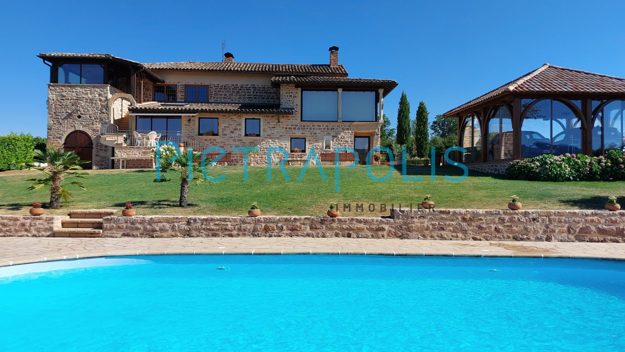 Vue-Calme-Charme-Pierre-Piscine- 5/4 chambres