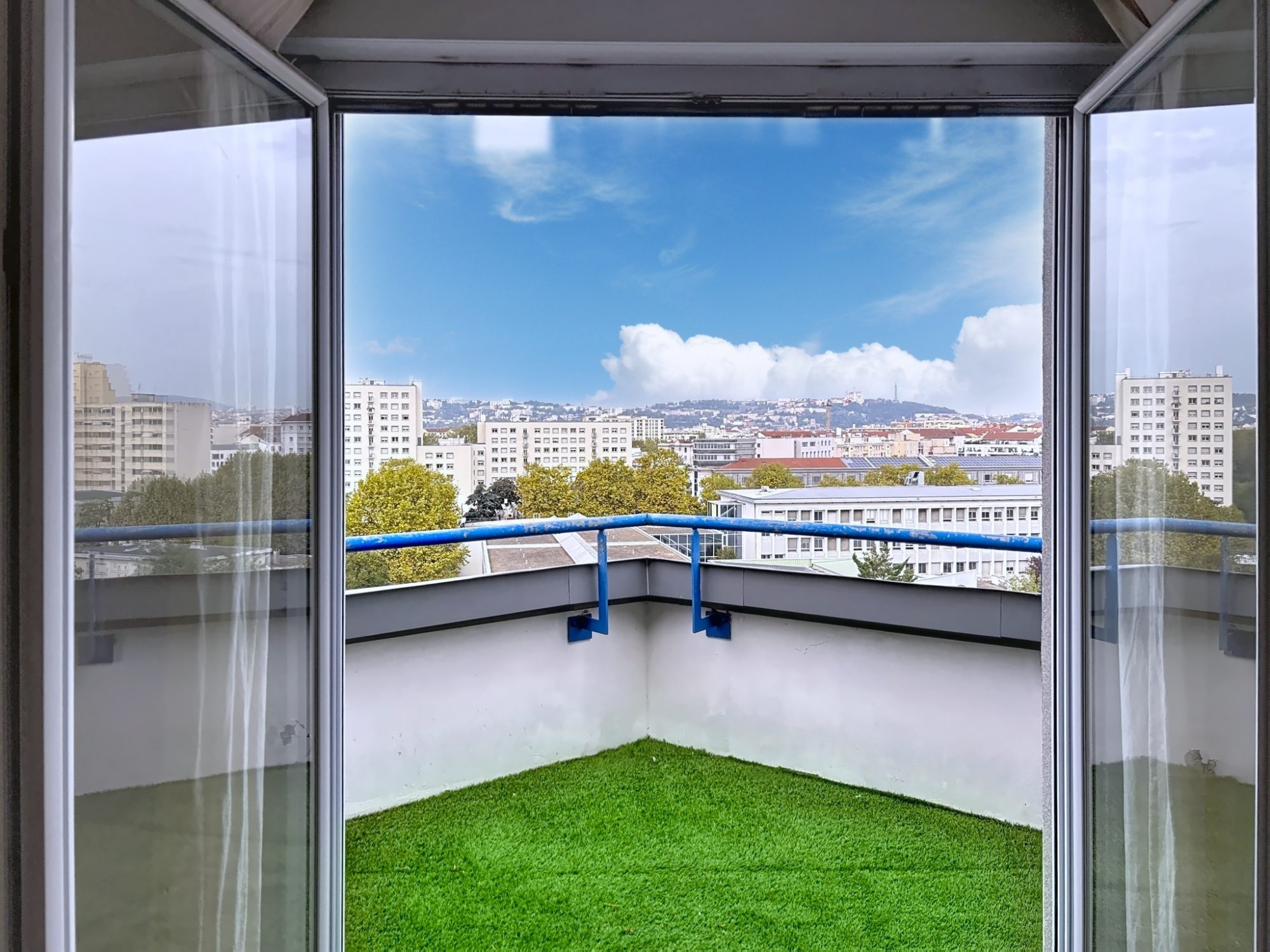 Appartement T3/4 vue Fourviere Lyon 8 MONTPLAISIR dernier étage