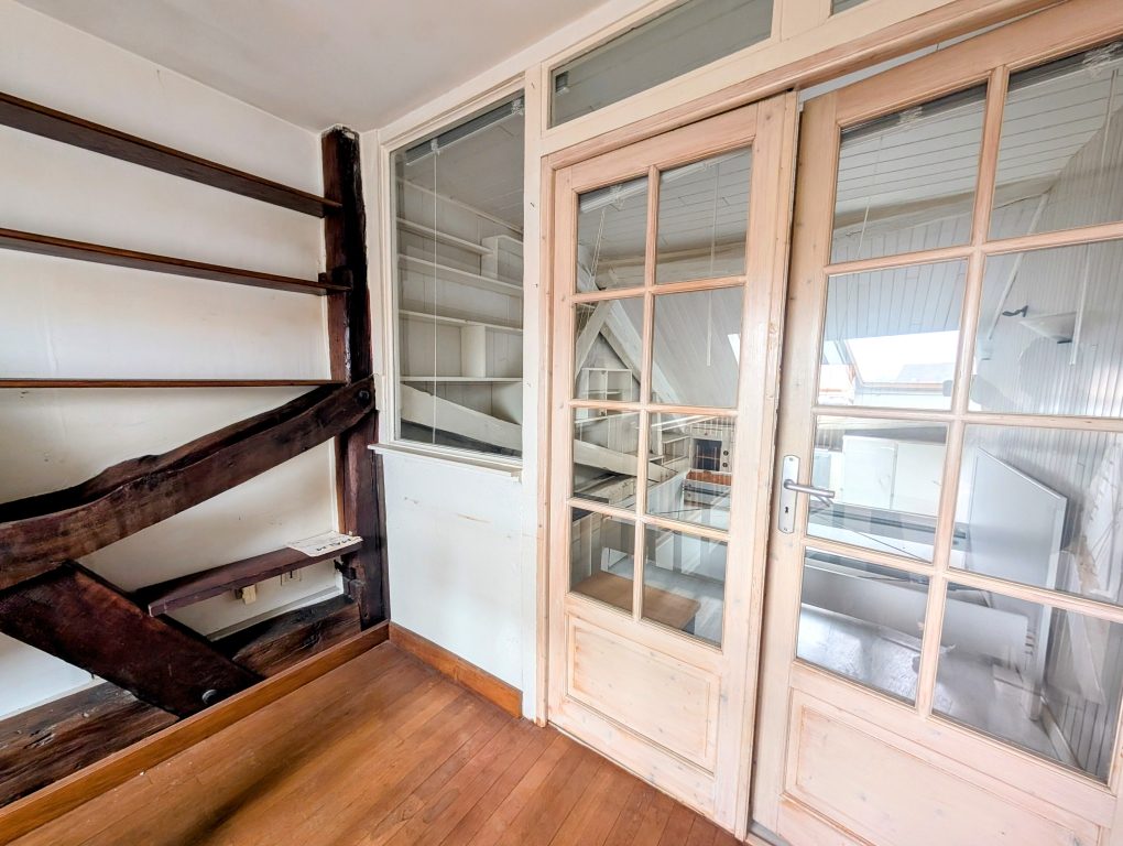 COTE D'OR (21) - DIJON CENTRE - Appartement duplex de 118.14 m² au sol Dijon 21000