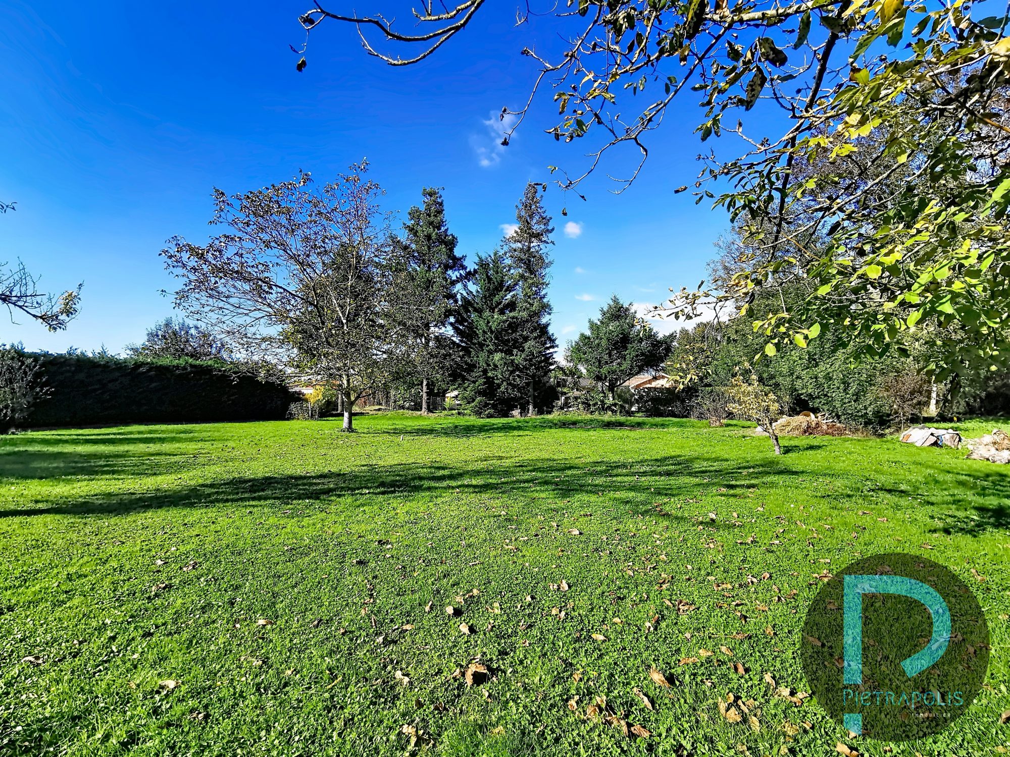 SAINT CYR SUR MENTHON EXCLUSIVITE TERRAIN CONSTRUCTIBLE