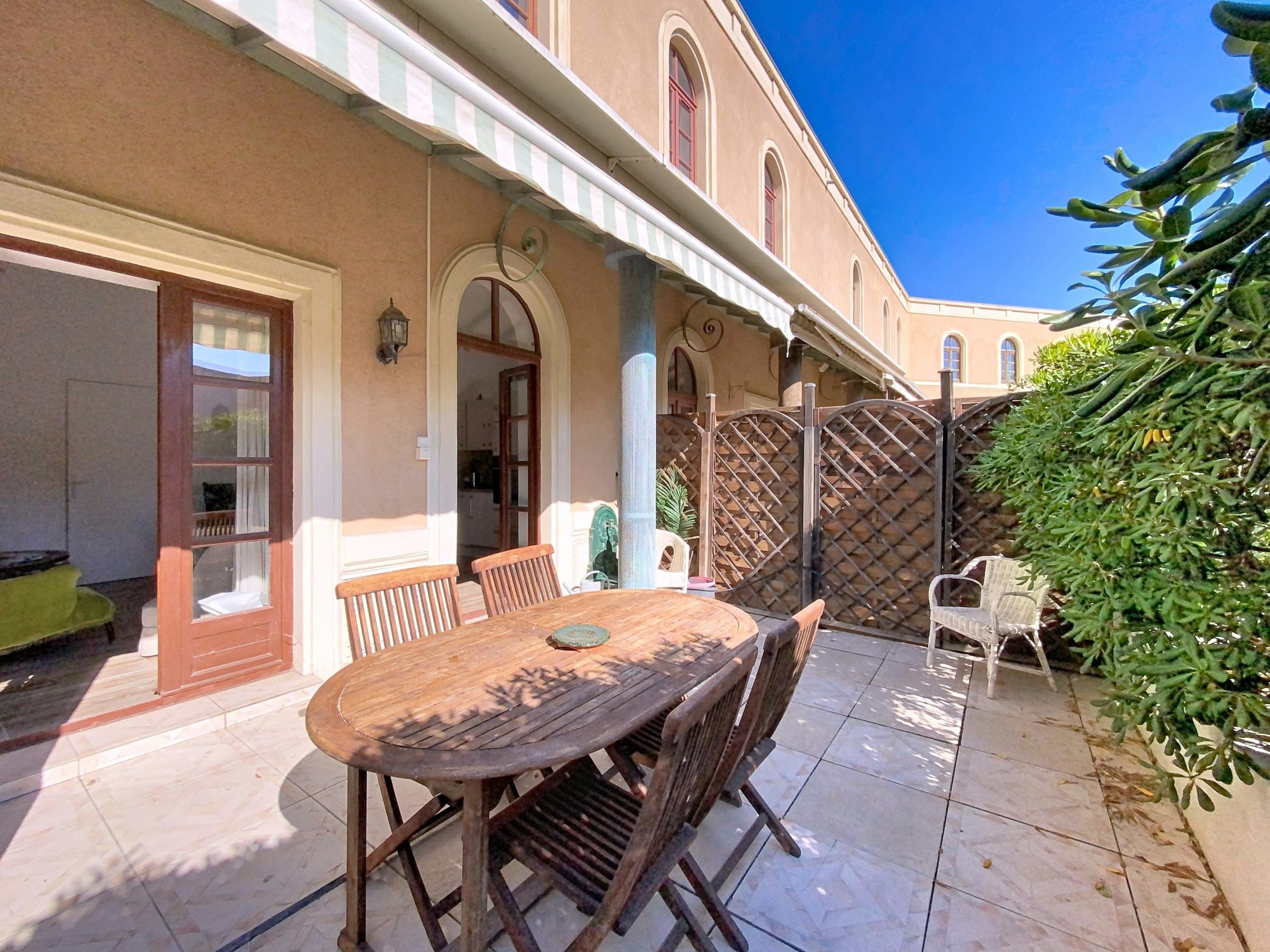 Sète quartier haut : Appartement duplex T3, terrasse, parking. Sète 34200