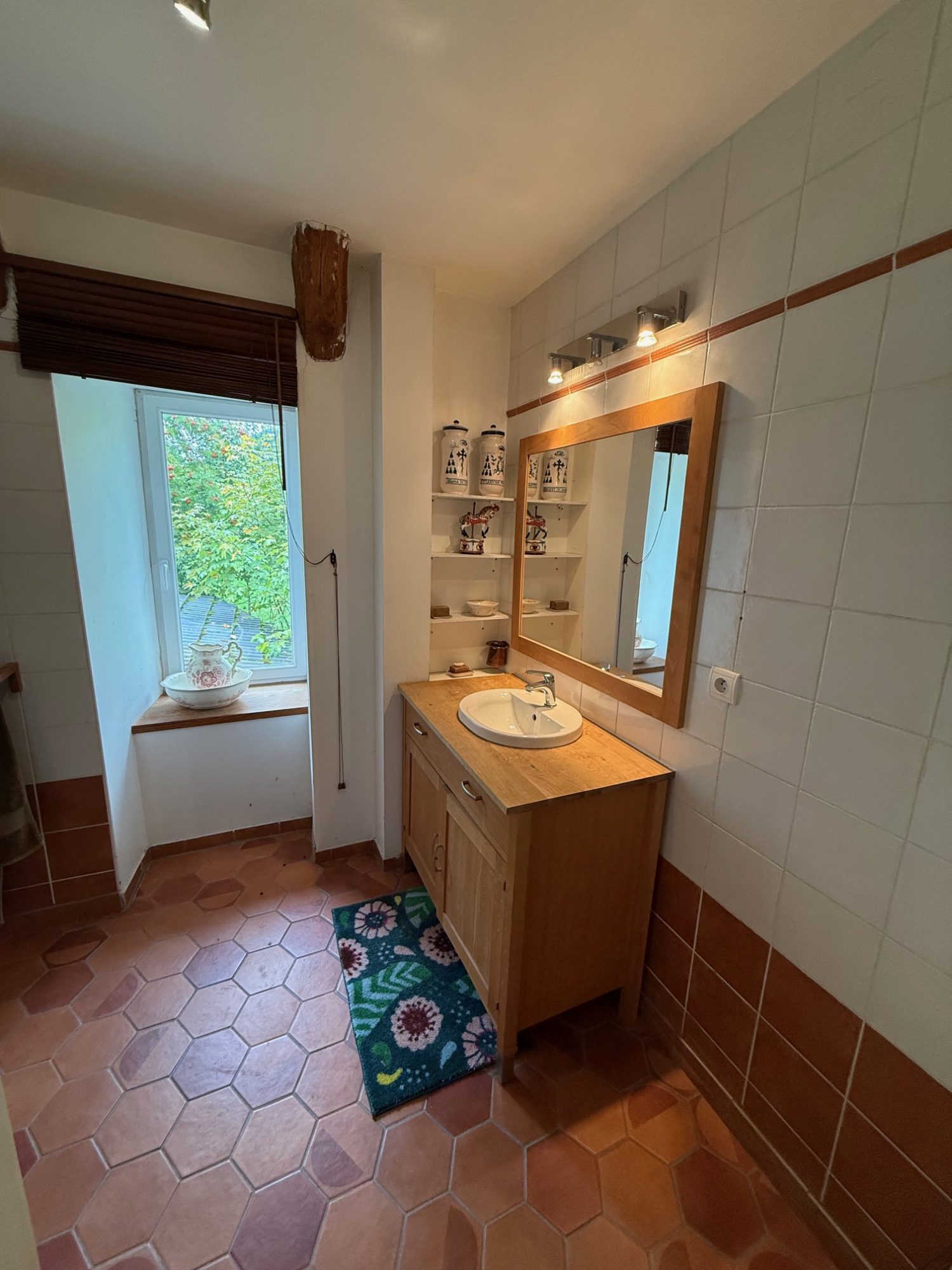 SEULEMENT CHEZ GTI ! Magnifique maison en pierres ! Saint-hostien 43260