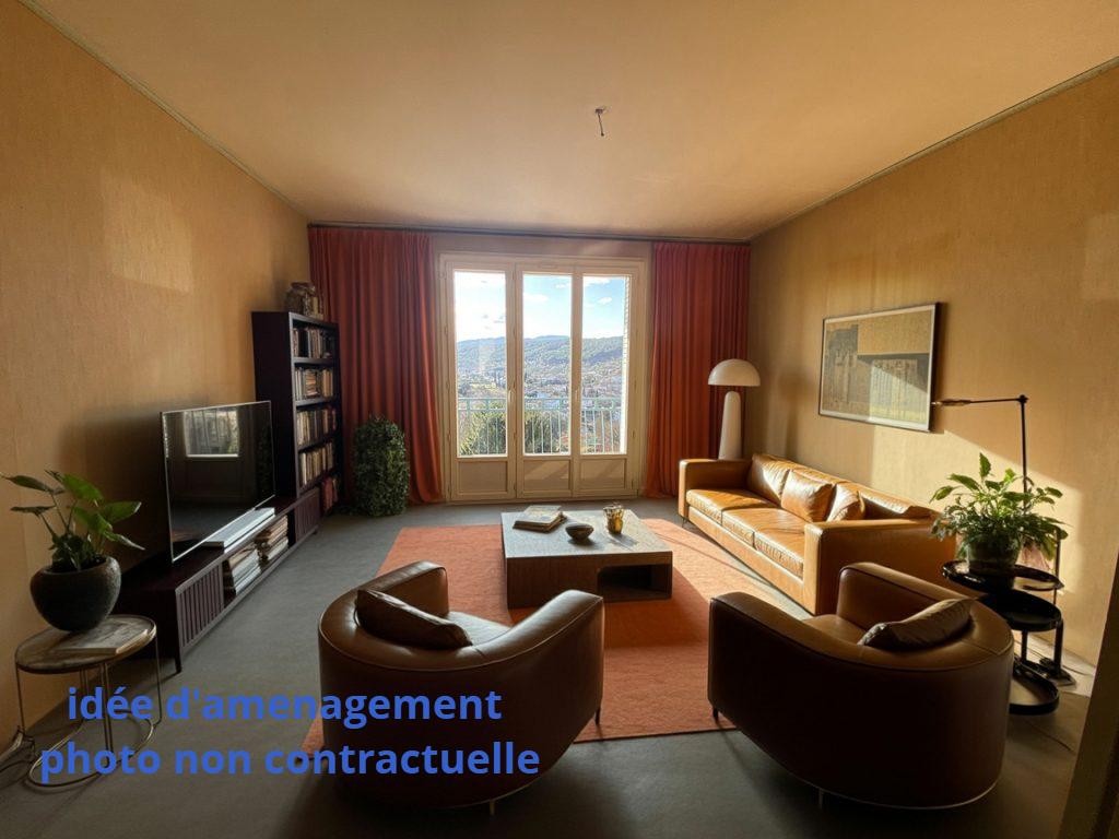T3 traversant avec exterieur, parking et cave.