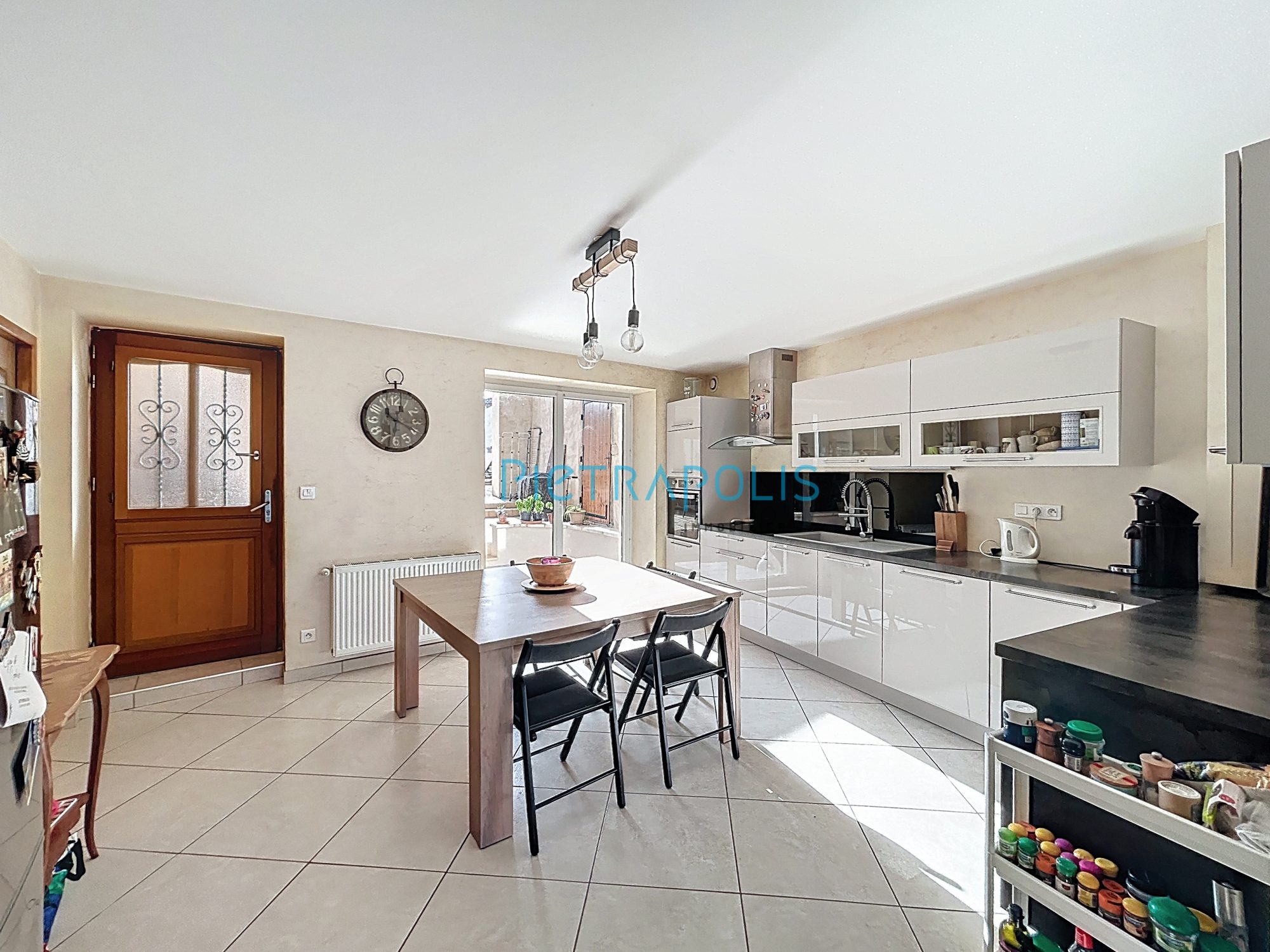 Maison - 4 pièces - 120 m² - Romanèche-Thorins (71570)