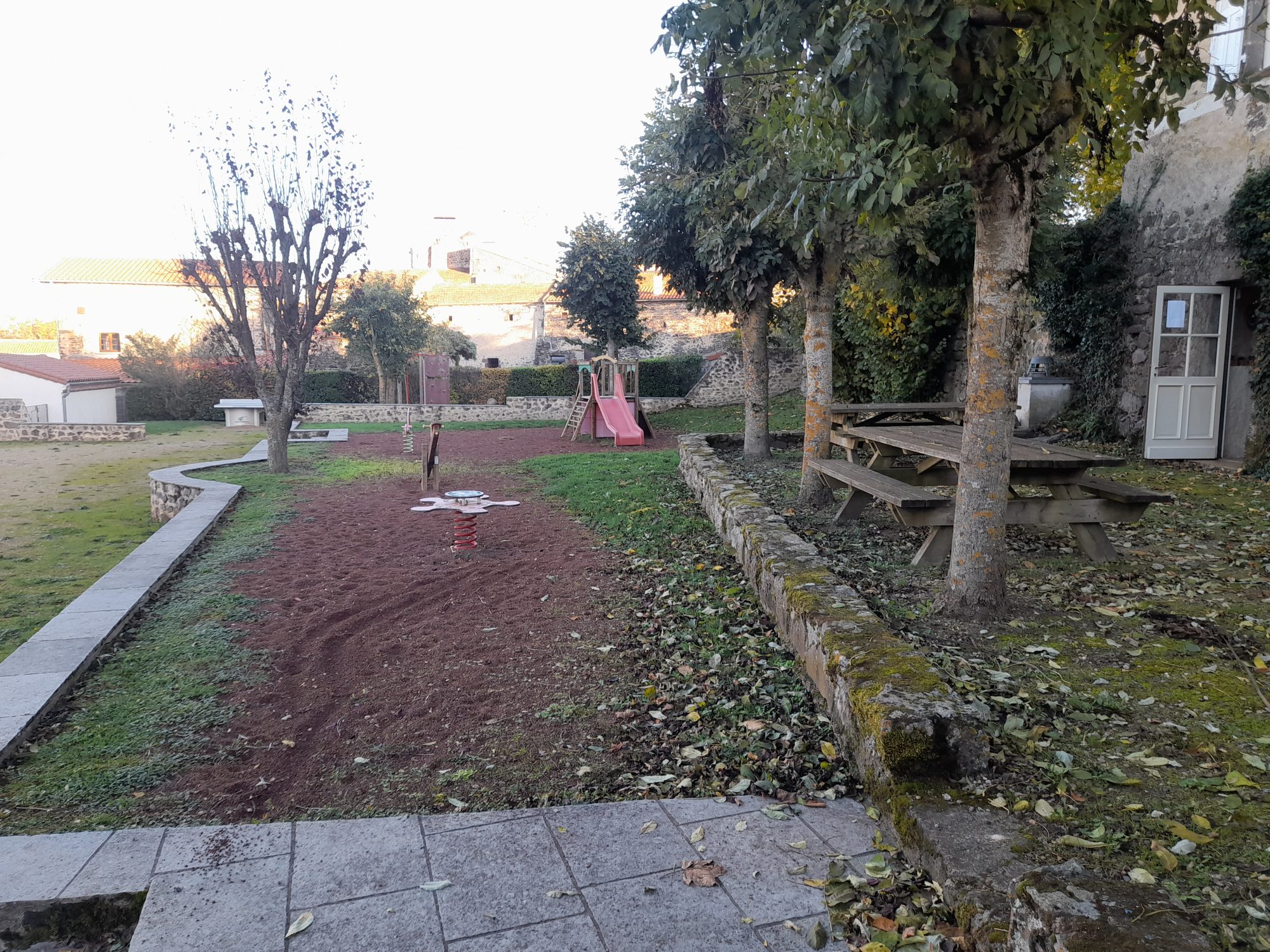 Maison - 11 pièces - 243 m² - Villeneuve (63340)