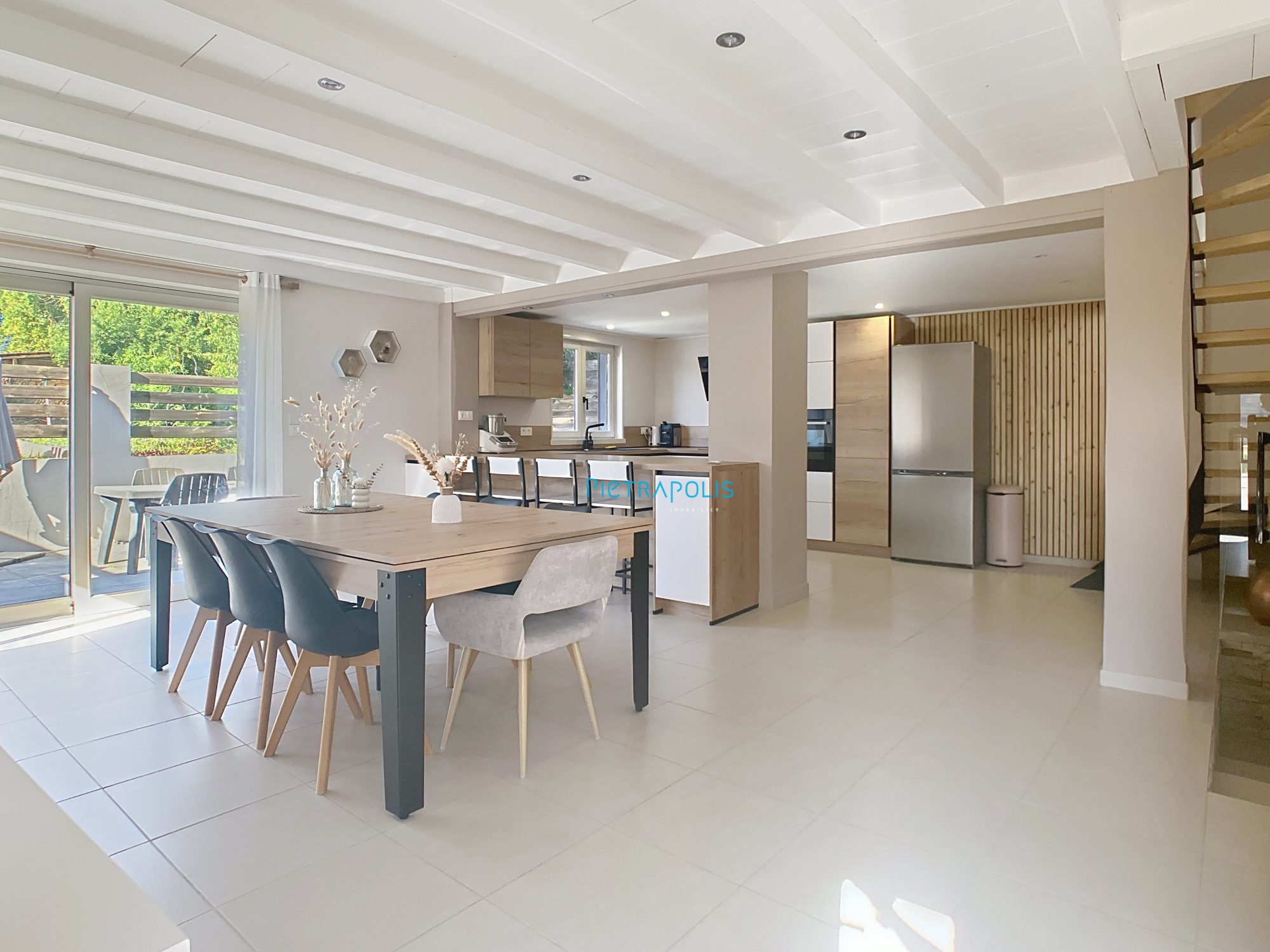 Maison 3 chambres - terrasse- extérieur utilisé en parking