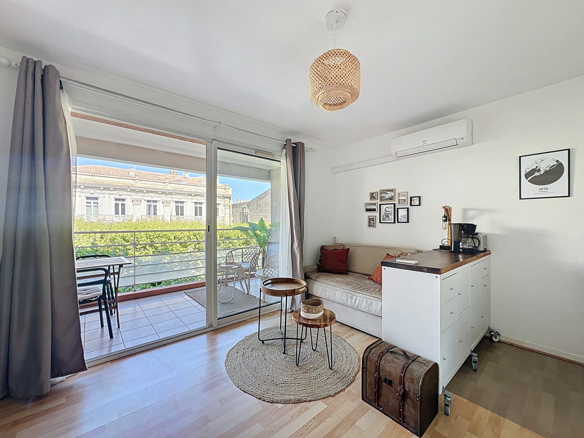 SÈTE : Avenue Victor Hugo, Appartement T2, Terrasse, Ascenseur