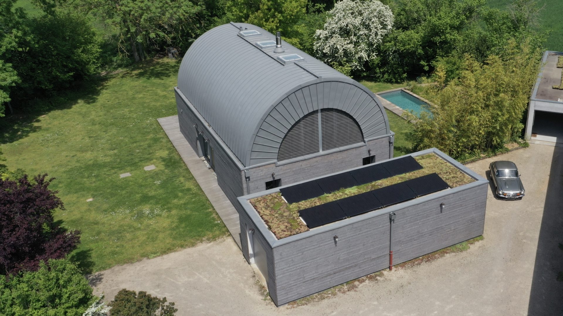 COUP DE COEUR POUR CETTE MAISON D'ARCHITECTE AU COEUR D'UN ECRIN DE VERDURE Villette-d'Anthon 38280