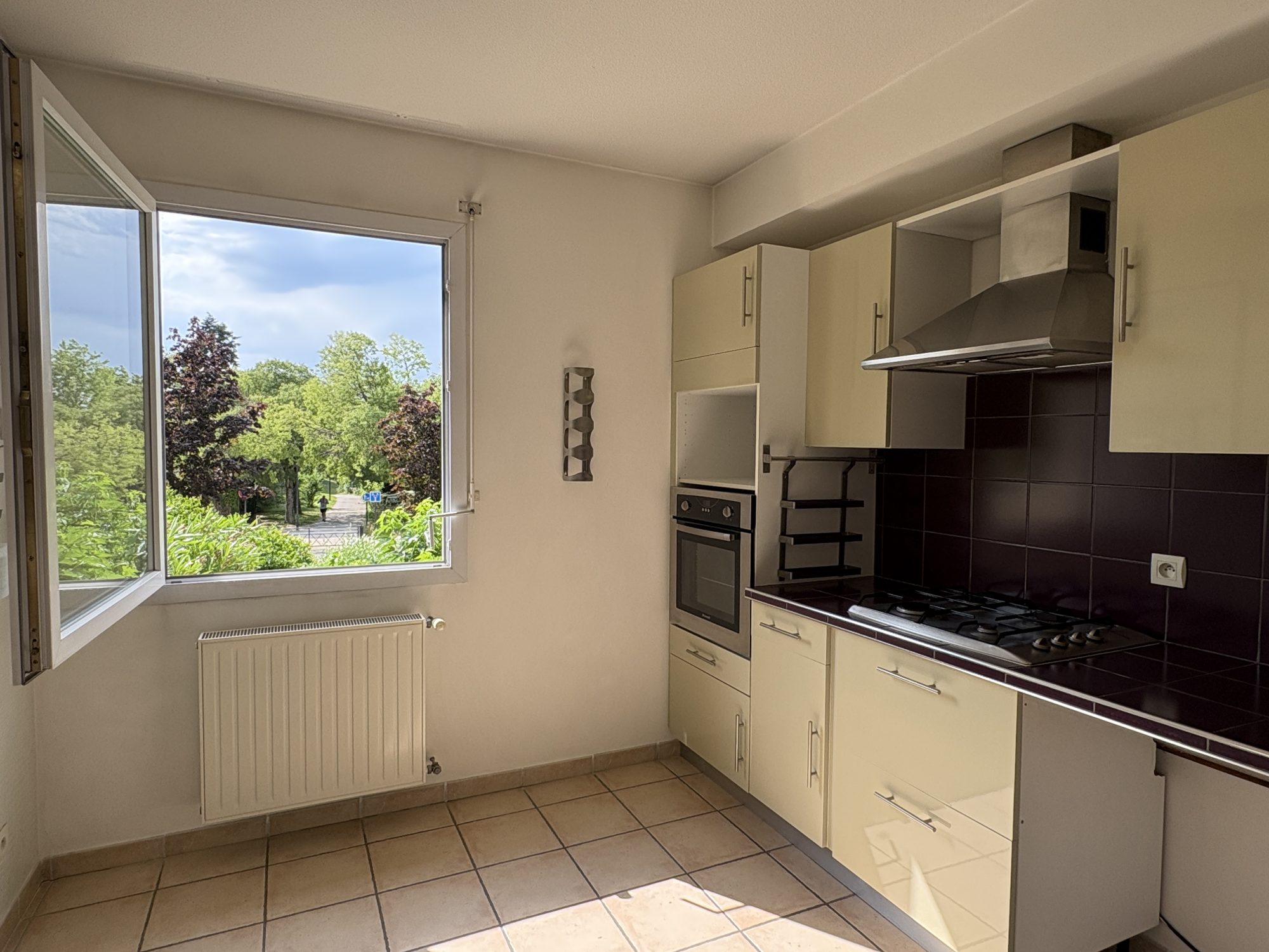 Appartement - 2 pièces - 61 m² - Valence (26000)