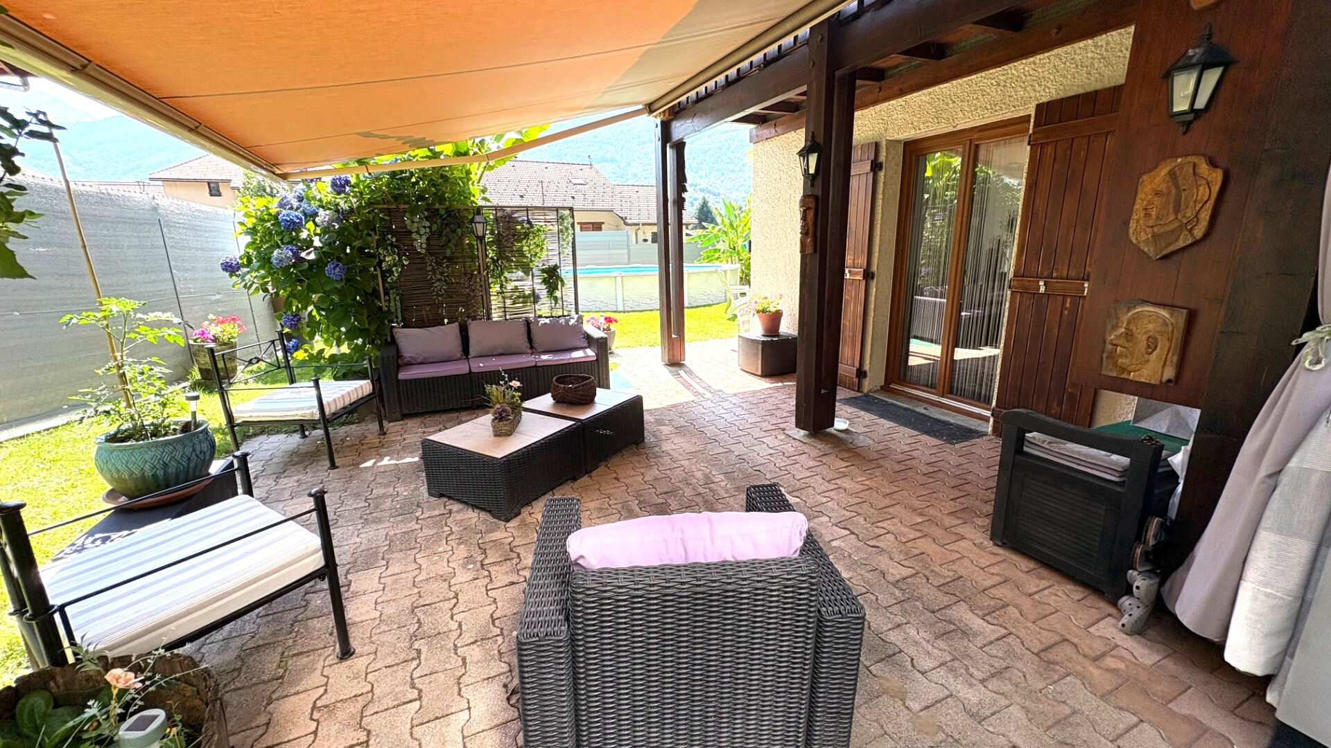 Maison individuelle avec garage sur 626 m² terrain