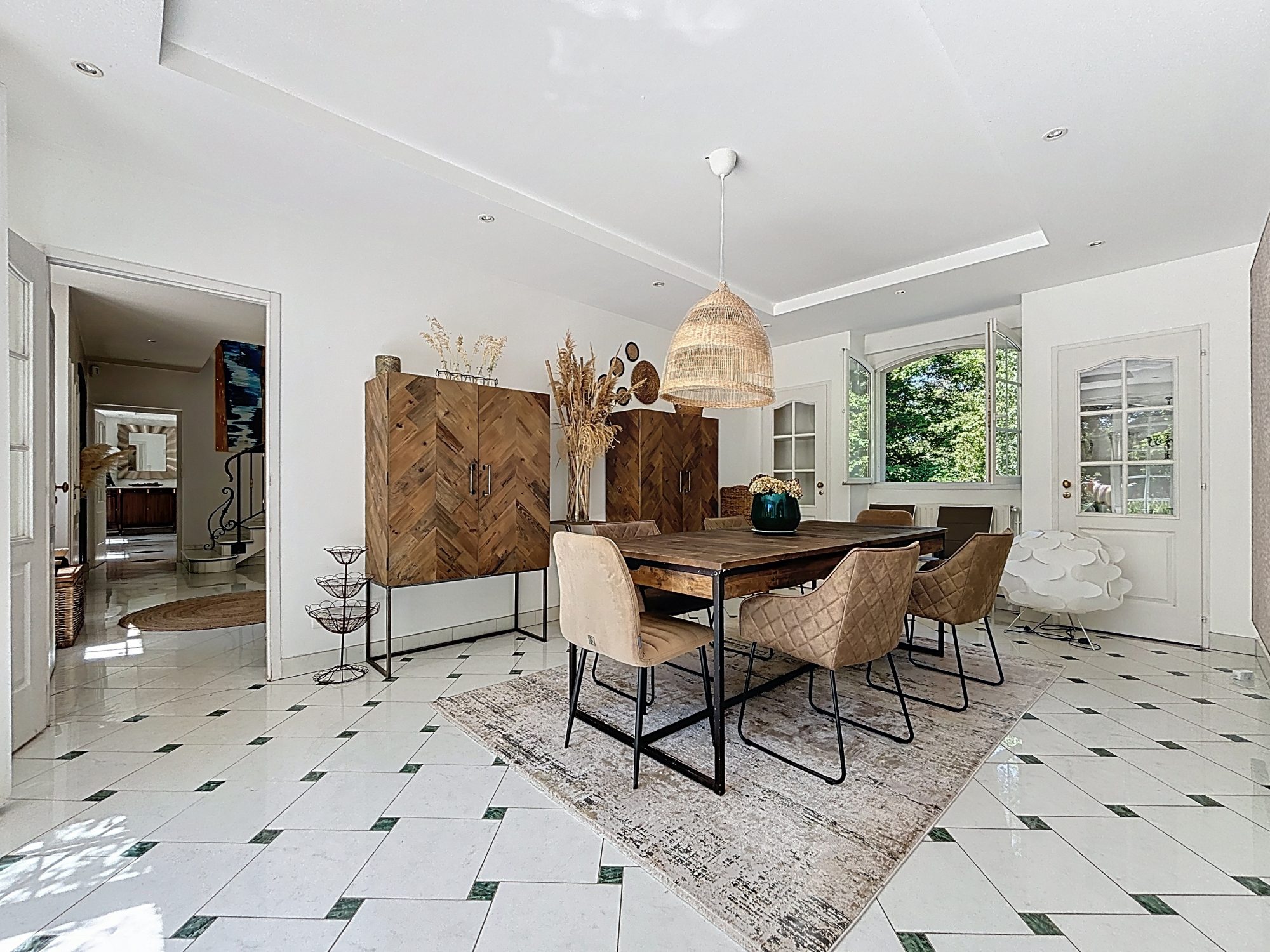 Villa de 245 m², parc de 5000 m² avec piscine Saint-Genis-Laval 69230