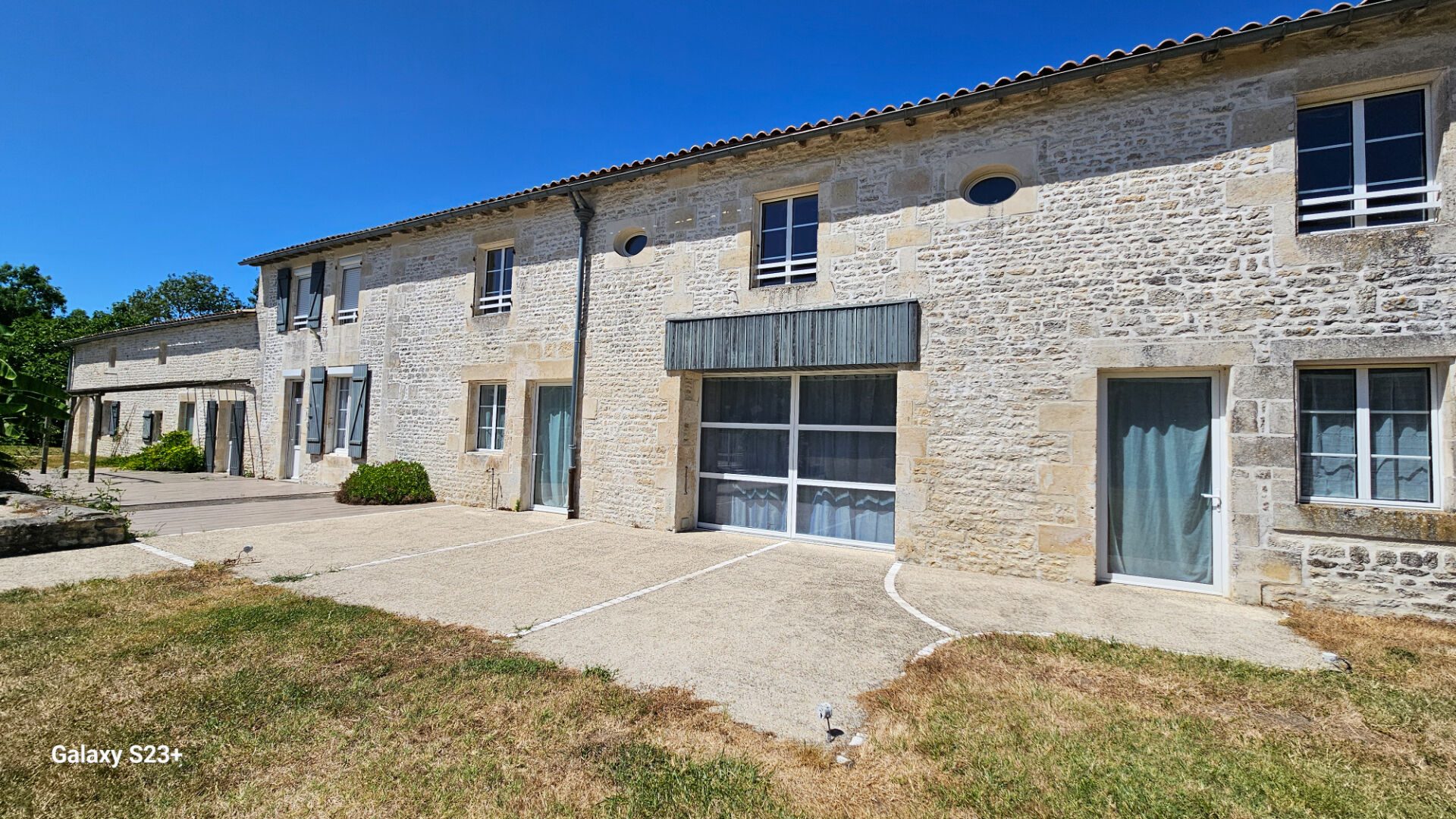 Maison Aiffres 11 pièce(s) 400 m2
