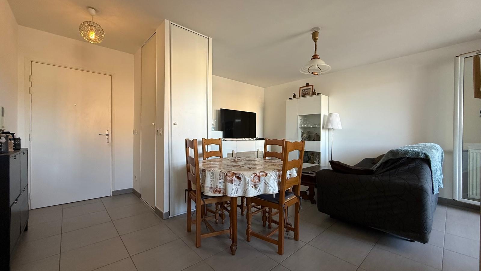 T2 récent avec balcon et parking Sathonay-Camp 69580