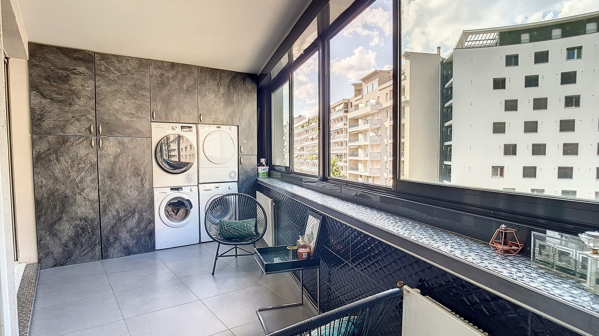 T4 - 115m2 - Balcon + Loggia - Box en sus