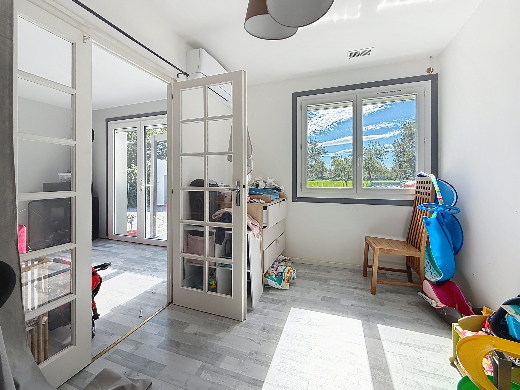 Villa de plain-pied d'environ 100 m² à 20 minutes de Roanne. Briennon 42720