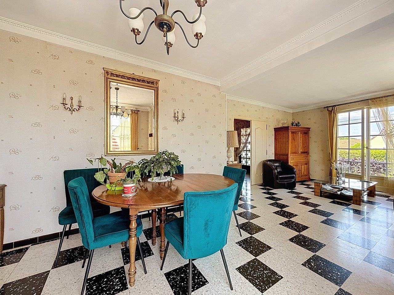 MAISON 150 m2 - 8 PIÈCES - 15 MIN DIJON - Magny-sur-Tille 21110