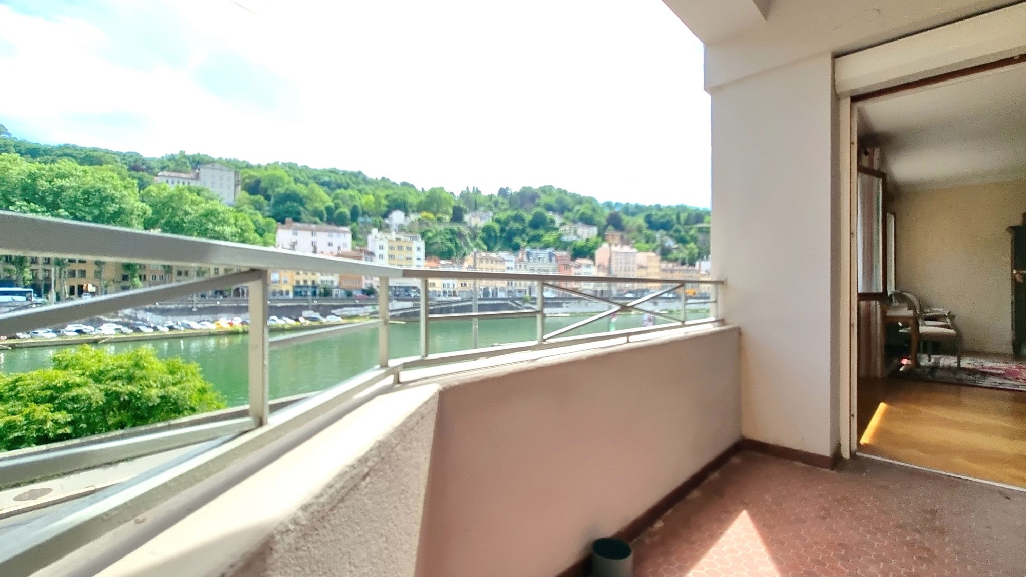 QUAI DE SAONE - T5 de 120 m² avec terrasse - garage Lyon 69001