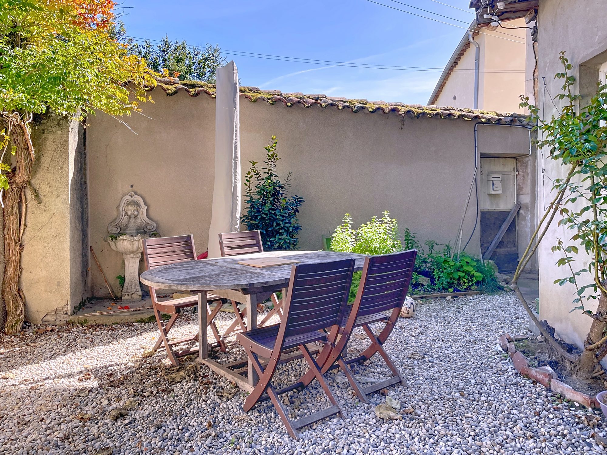 Corps de ferme 269 m² - 7 pièces - terrain 1479 m² Saint-Didier-sur-Chalaronne 01140