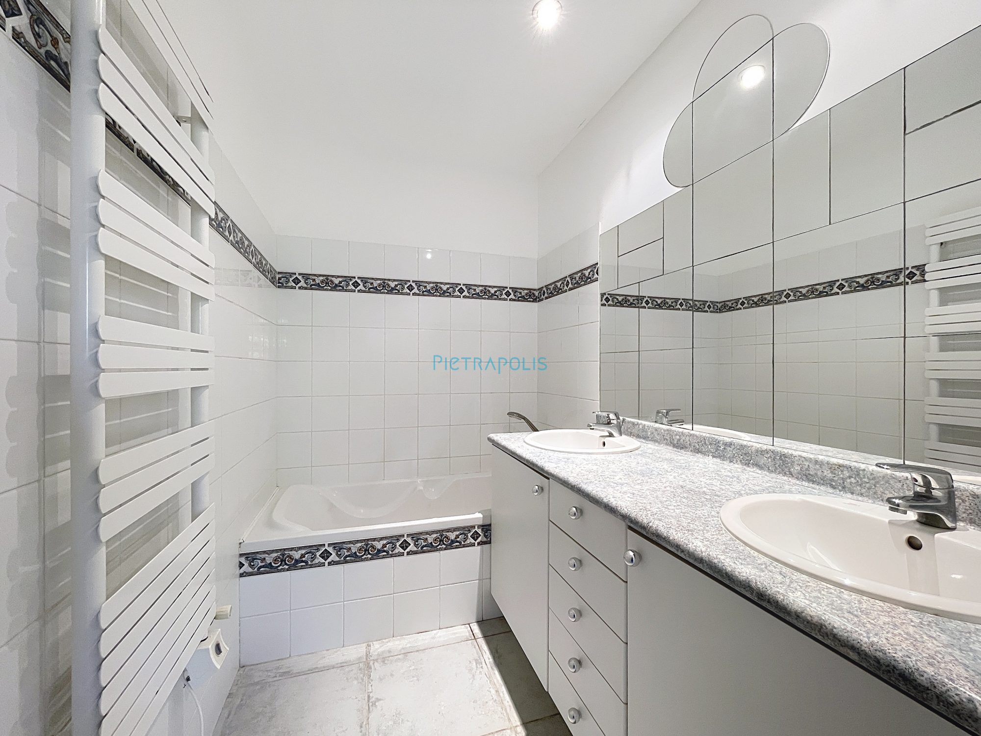 MAISON SAVIGNEUX   VENDUE Savigneux 01480