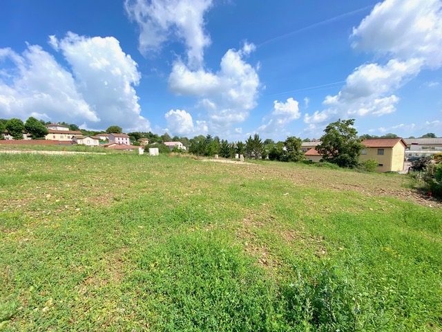 Terrains constructibles-centre village-Chalamont