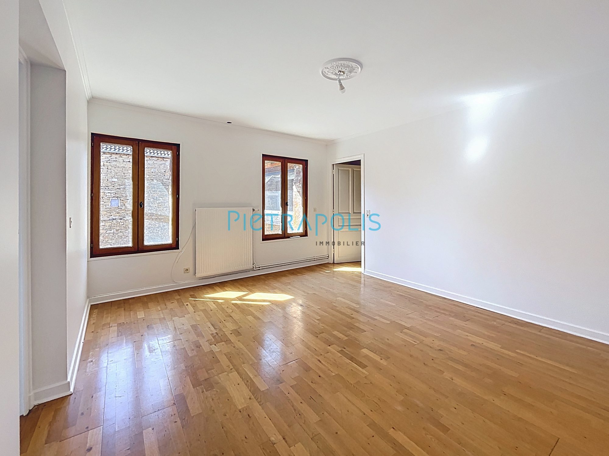 Propriété d'exception en pierres dorées - 9 pièces -280 m² hab - Terrain 1598 m² Marcy 69480