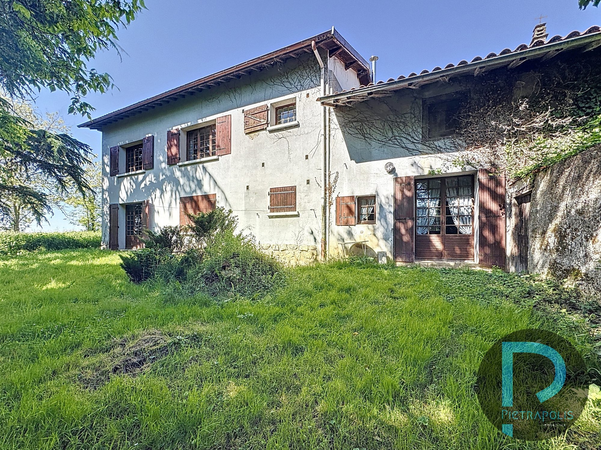 Maison ancienne 6 pièces + dépdendances à 01400 CONDEISSIAT