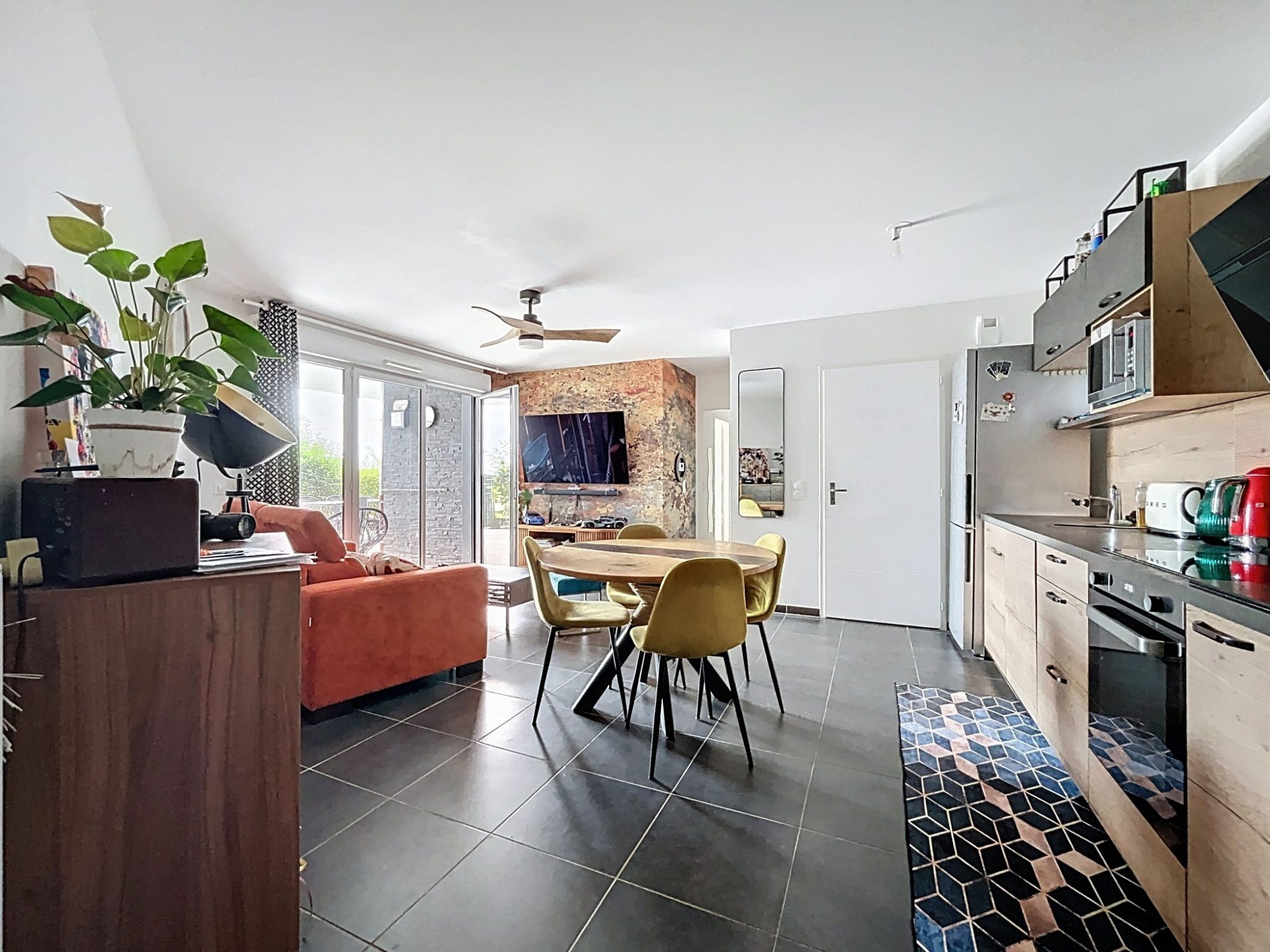 Appartement de 67m2 avec 3 garages Cessy 01170