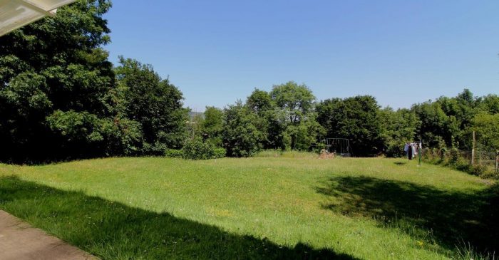 Maison de palin-pied sur les hauteurs de Fontaines Saint Martin