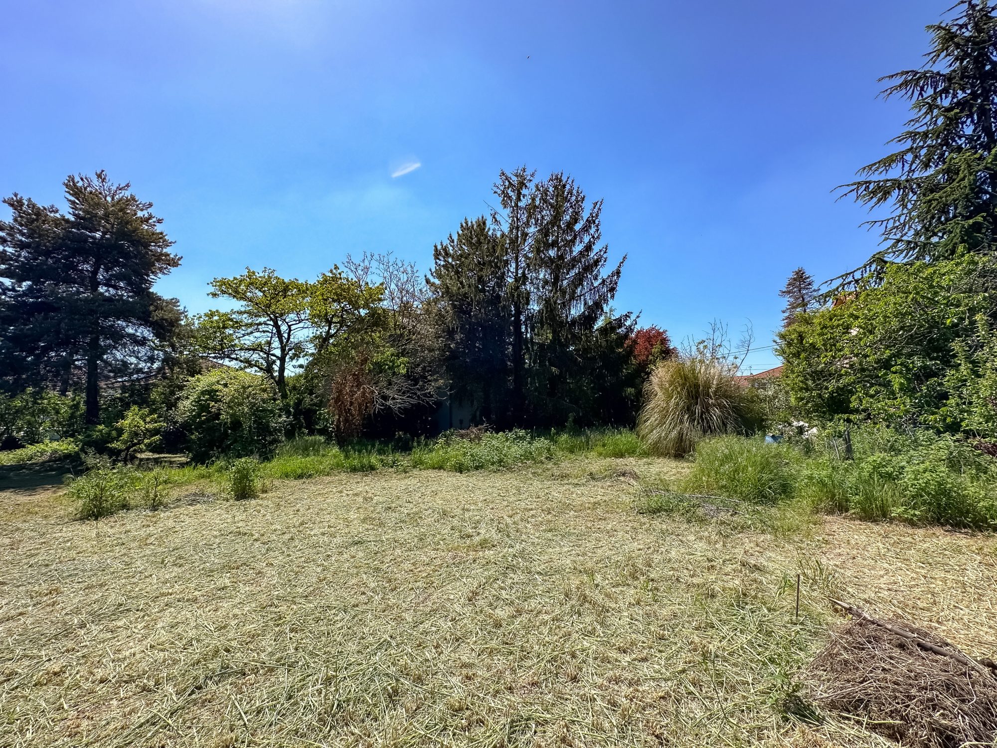 Terrain constructible au calme, résidentiel