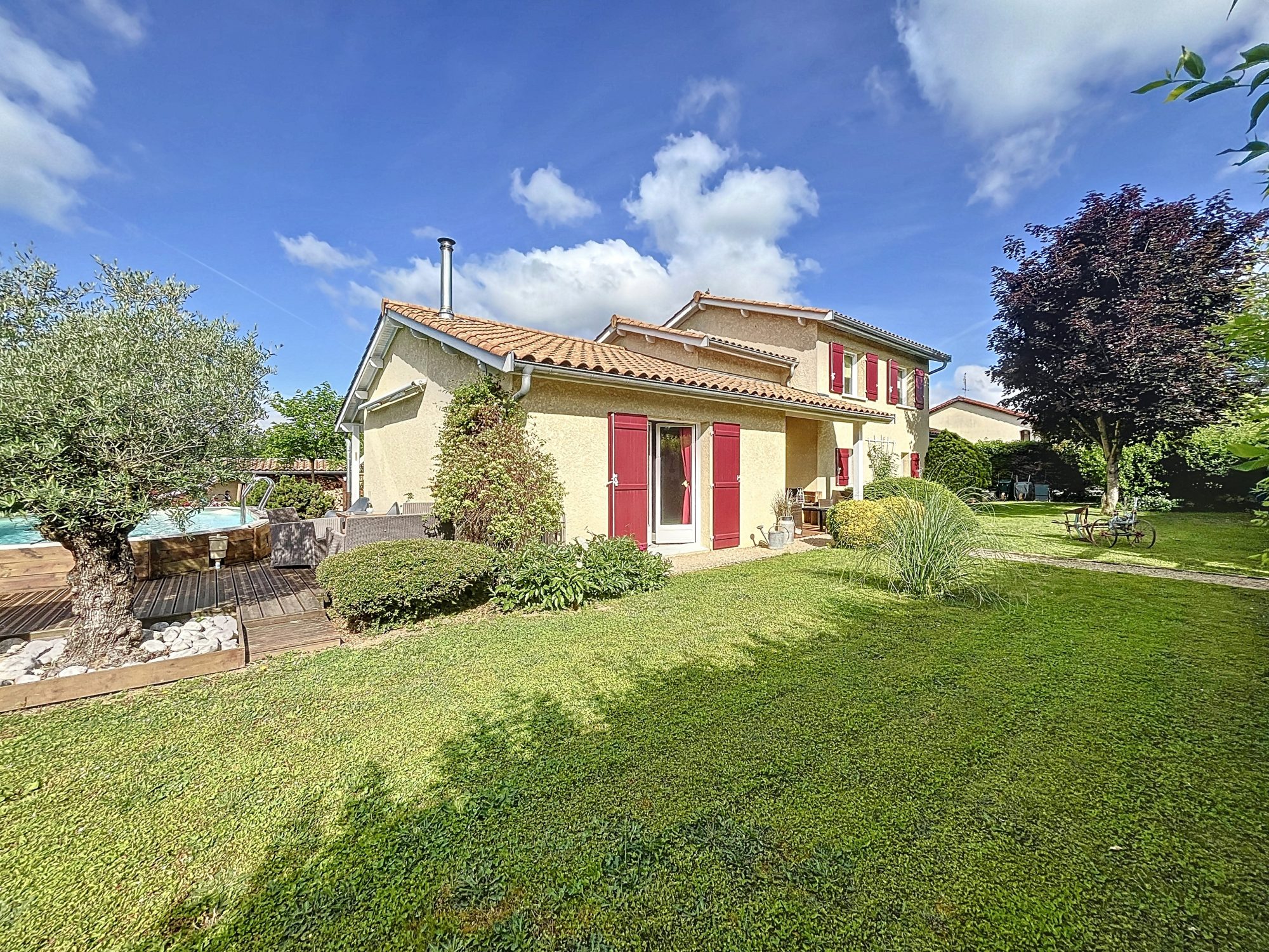 Maison familiale à Reyrieux – 191 m²sur terrain paysagé de 883 m² – Aucun travaux à prévoir