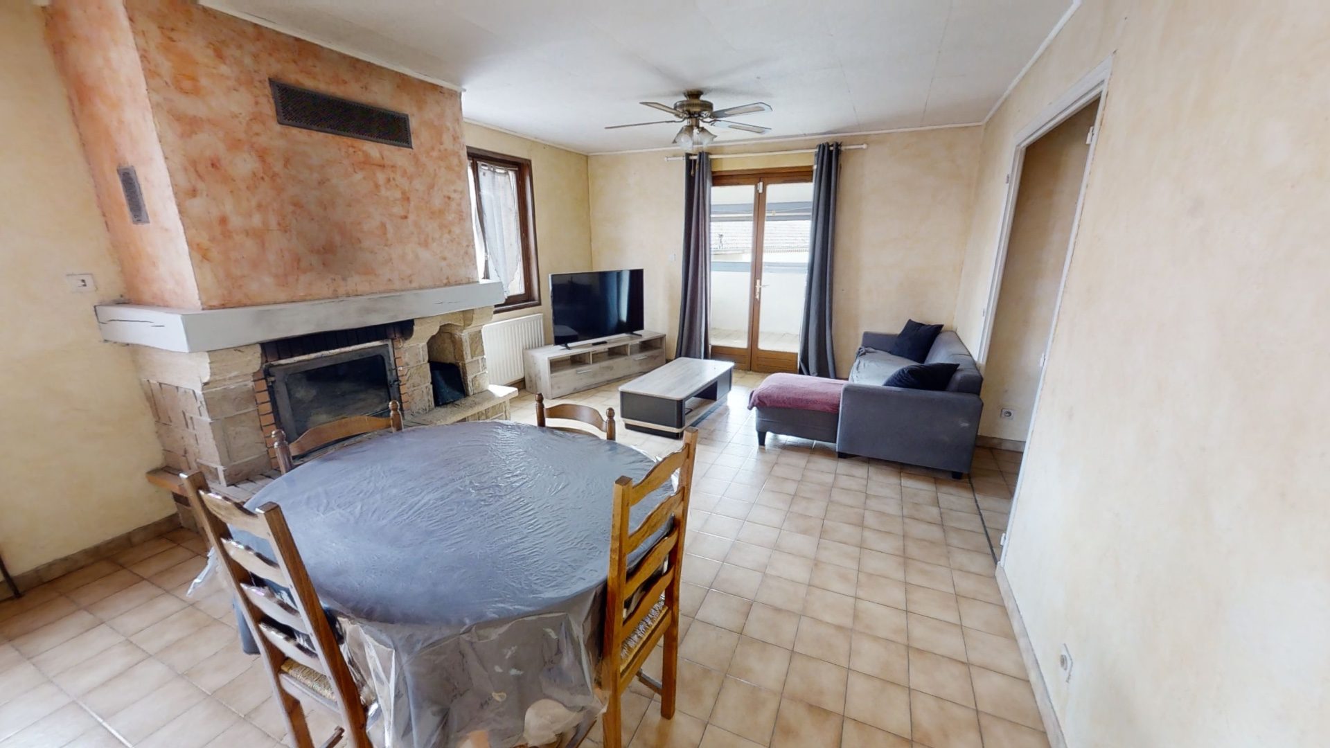 Maison avec local commercial et dépendances Mazeyrat-d'allier 43300