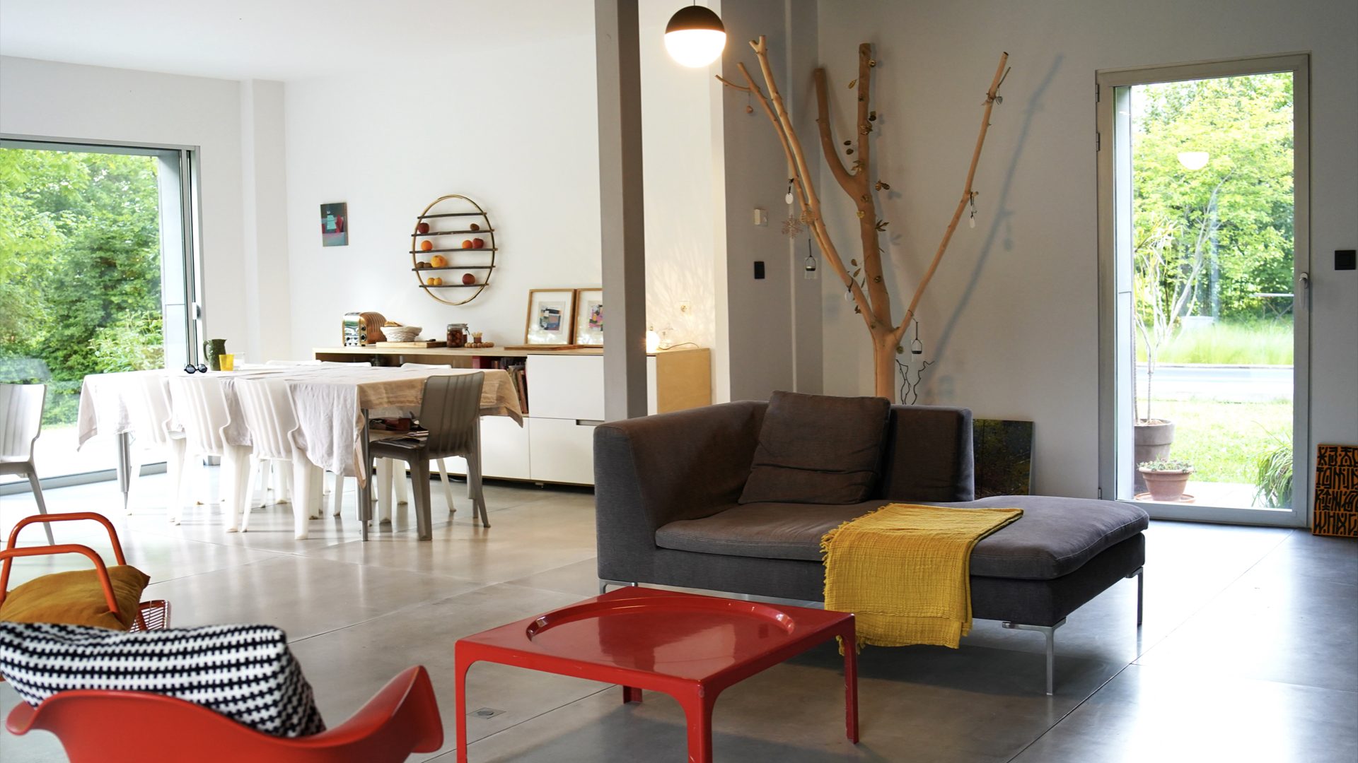 COUP DE COEUR POUR CETTE MAISON D'ARCHITECTE AU COEUR D'UN ECRIN DE VERDURE Villette-d'Anthon 38280