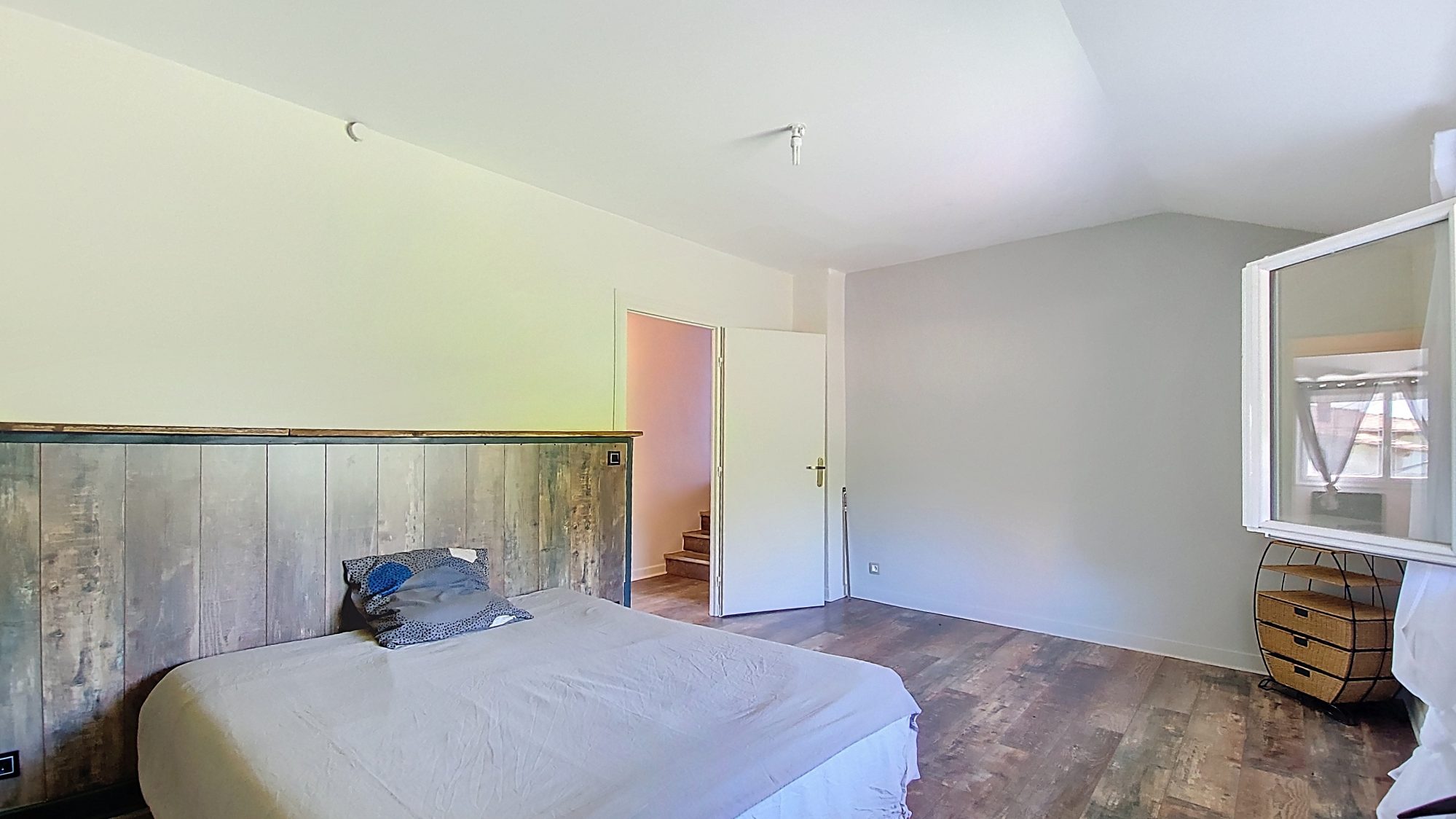 Maison de caractère- T6 - 5 chambres - Terrain plat sans aucun vis à vis Ville-sous-Anjou 38150