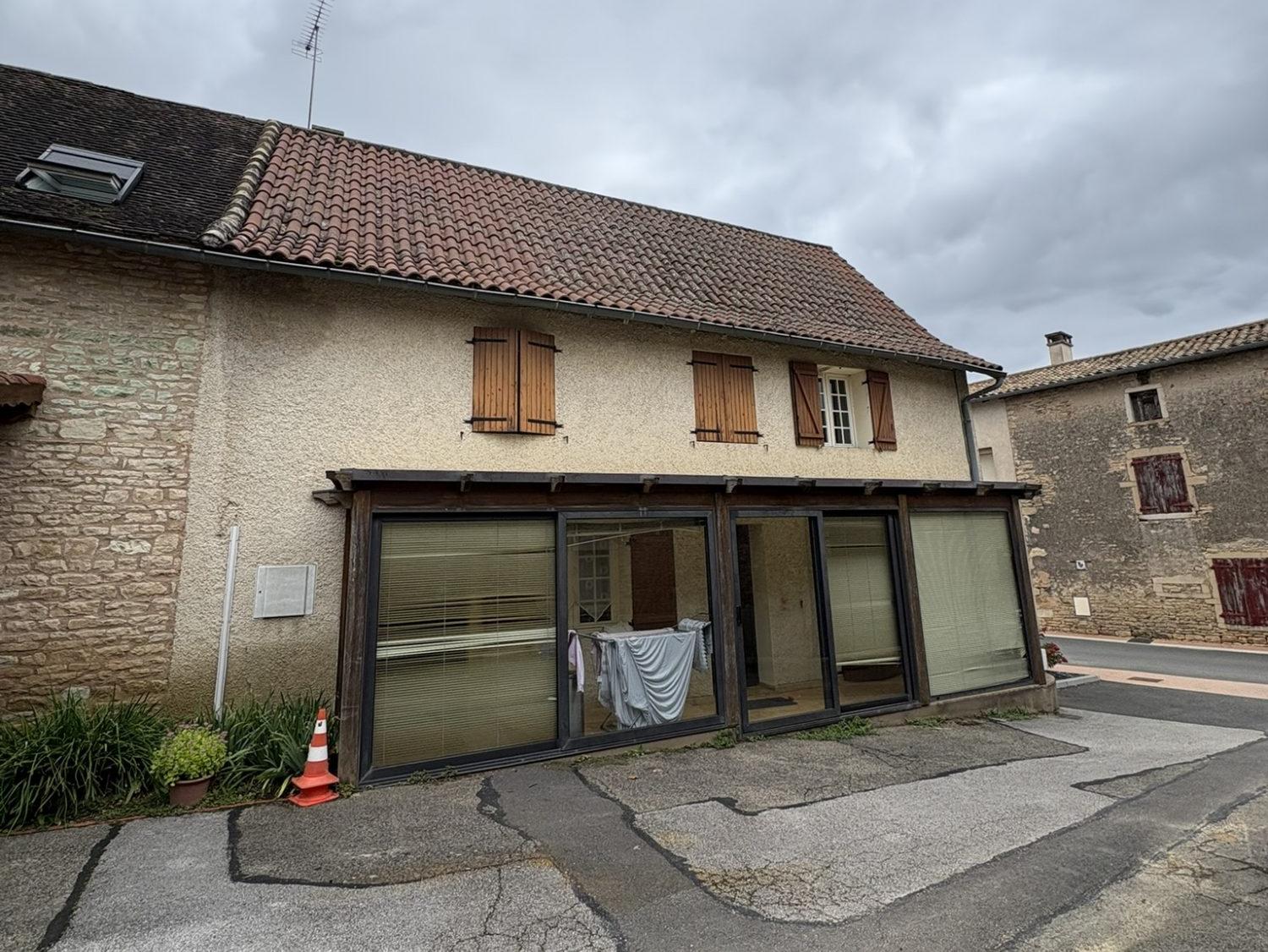 Immeuble - 200 m² - La Salle (71260)
