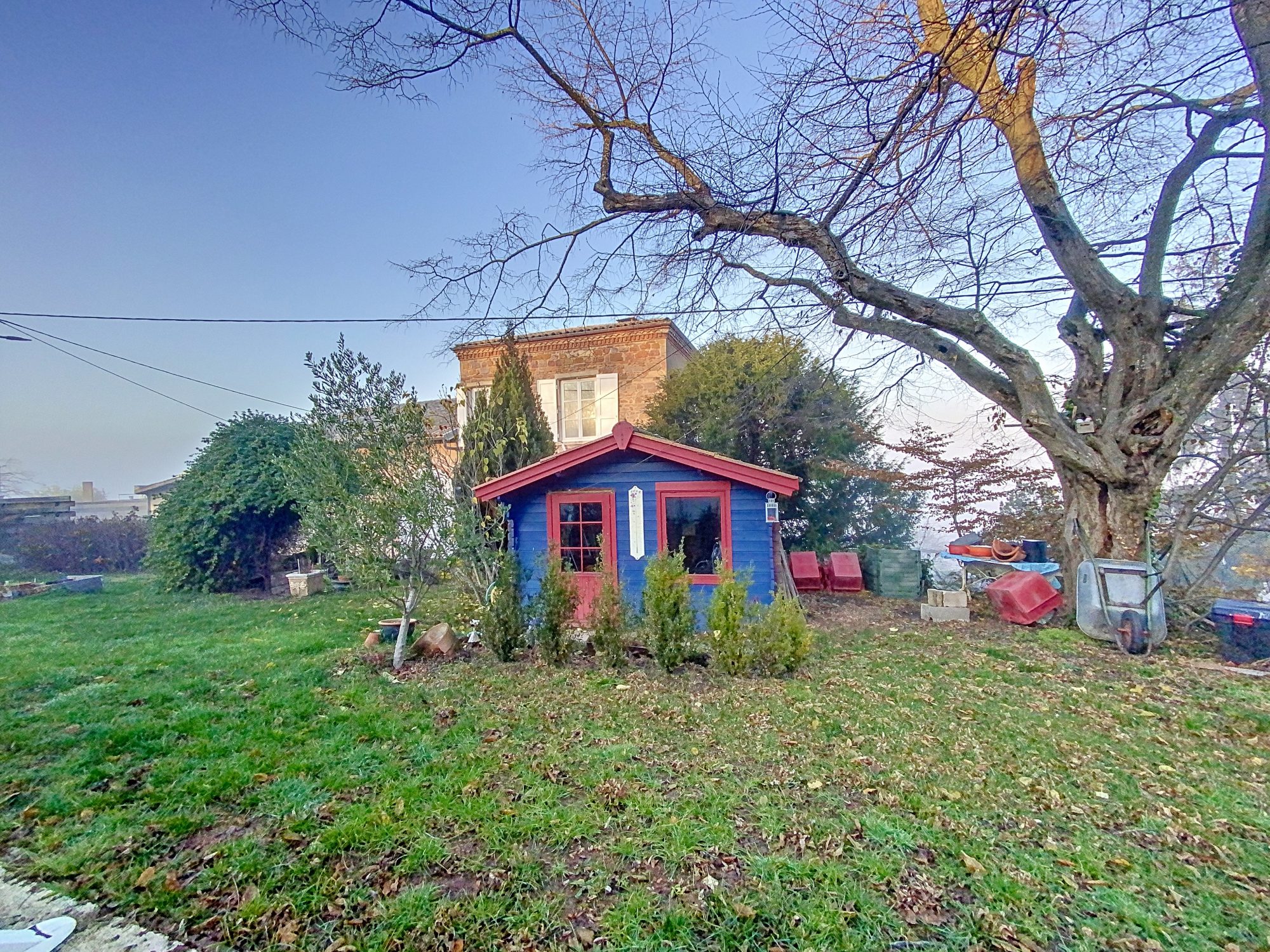 Propriété Familiale 270 m² Habitables avec cave voûtée et potentiel à développer Au Coeur du Beaujolais Villefranche-sur-Saône 69400