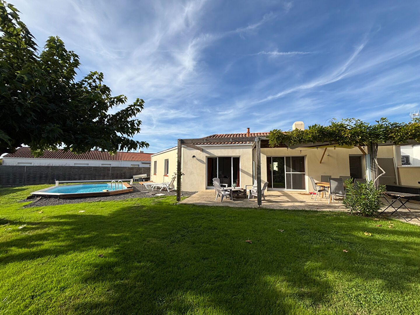 Maison avec piscine à Coex  5 pièce(s) COEX 85220