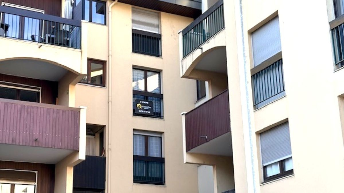 Appartement Albertville 3 pièce(s) + cuisine 79.54 m2 Cave Parking