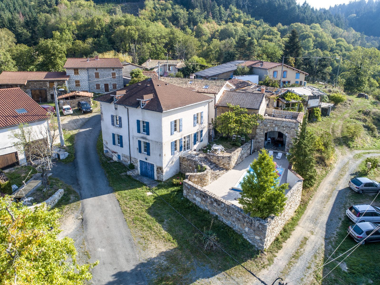 Ensemble immobilier comprenant 2 maisons