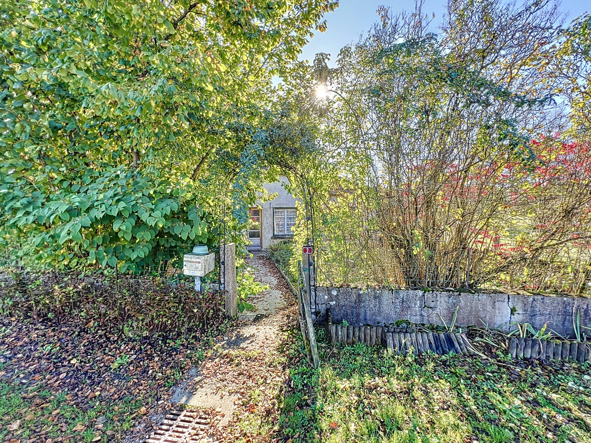 Maison à rénover avec superbe terrain Saint-Pierre-en-Vaux 21230