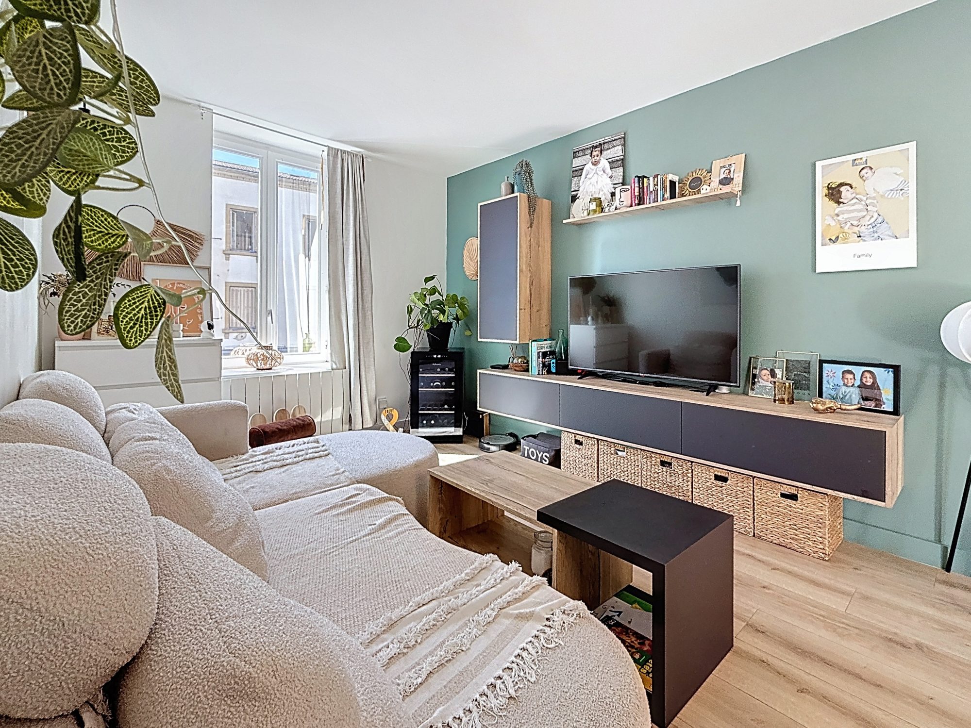 TRÈS BEL APPARTEMENT T4 AVEC GRANDE TERRASSE Tarare 69170