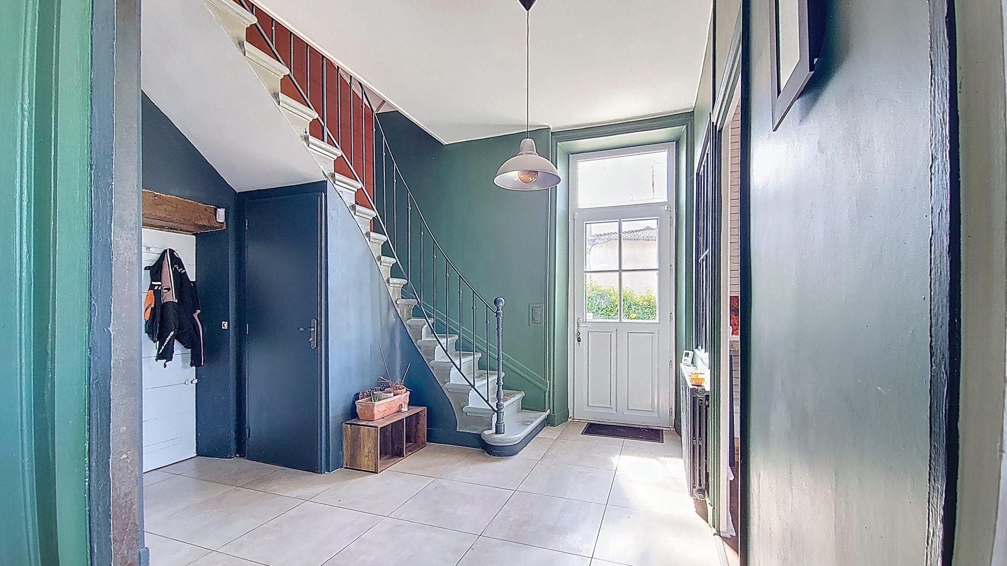 Maison de caractère- T6 - 5 chambres - Terrain plat sans aucun vis à vis Ville-sous-Anjou 38150