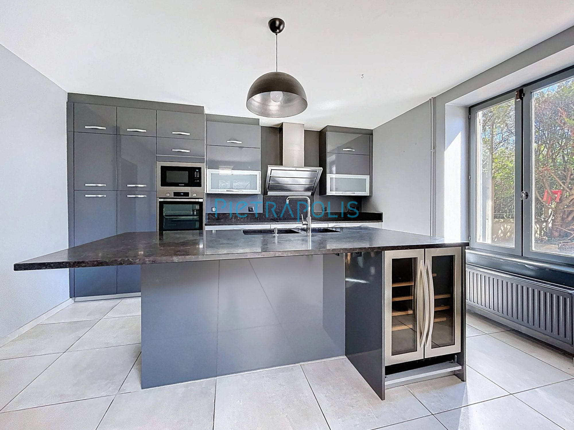 Propriété d'exception en pierres dorées - 9 pièces -280 m² hab - Terrain 1598 m² Marcy 69480