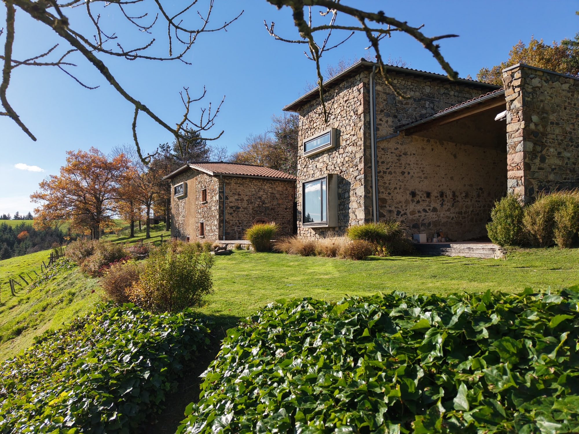 Maison en pierre d’Architecte avec Vue Panoramique – 200 m², Spa & Volume Exceptionnel