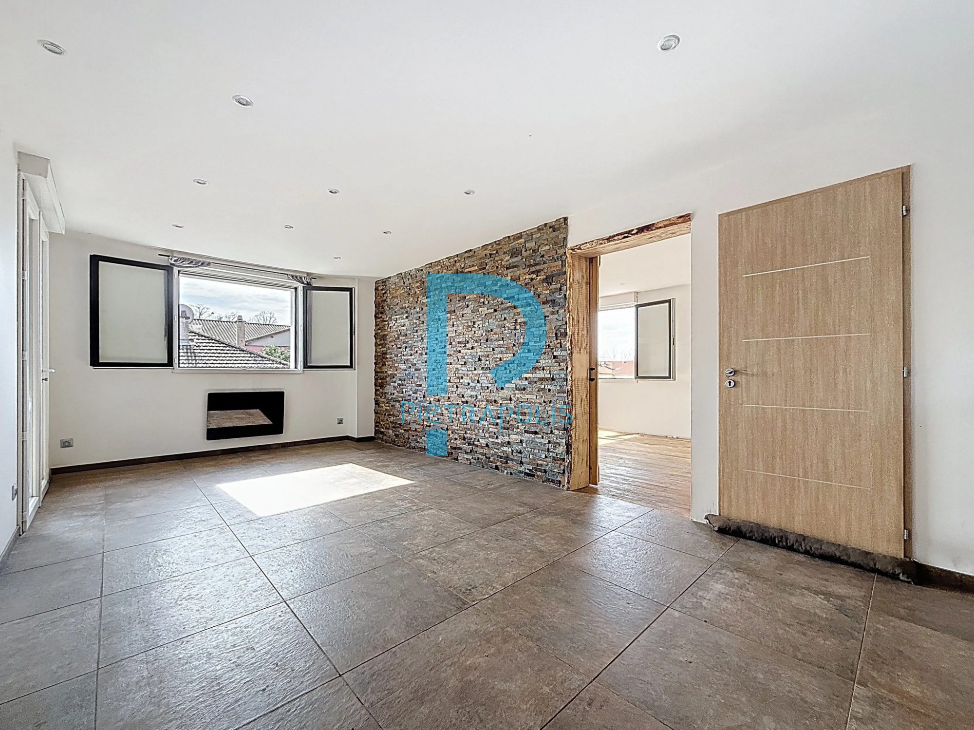 MAISON 4 CHAMBRES SUR SOUS-SOL COMPLET - PARCELLE DE 1100 m2 Châtillon-sur-Chalaronne 01400